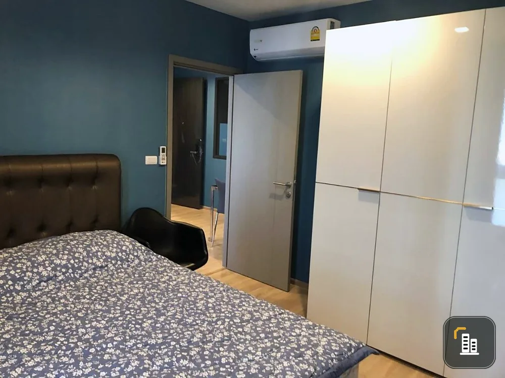Urgent sale!!! THE BASE Garden Rama 9, 2 bedrooms, large rooms, full furniture, if you don't buy, you will miss a lot.