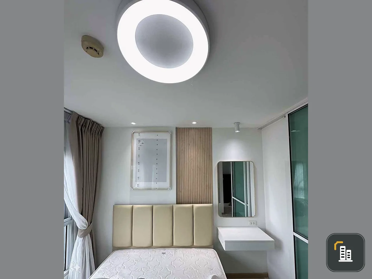 For sale: D Condo Ramkhamhaeng, beautiful room decorated with awesome built-ins, good location, very close to food places. no hunger here.
