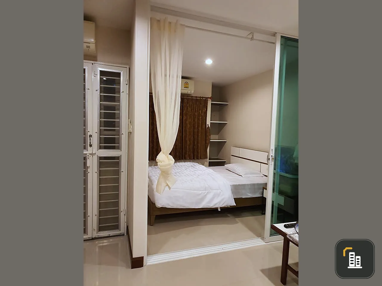 Country Ville Resort Condominium for sale, complete amenities. You can carry your bag. Hurry.