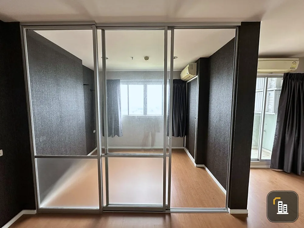 For sale: Lumpini Ville Naklua - Wong Amat (North Pattaya). Proportional glass partitioned room with sea view. Book now.