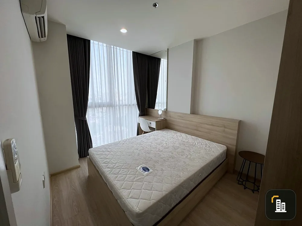 For rent, Noble revolve ratchada, 32nd floor, open view, comfortable to the eye, with a room decorated simply, great value, book now.
