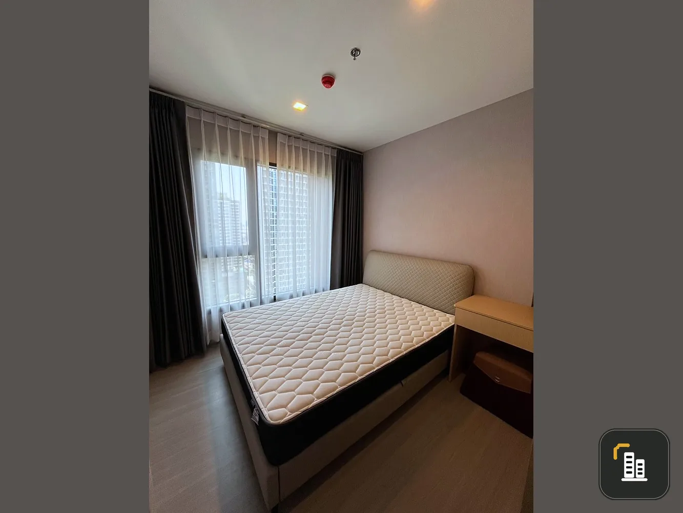 Condo for rent, Life Asoke Hype, fully furnished room. Just carry your bag and move in.