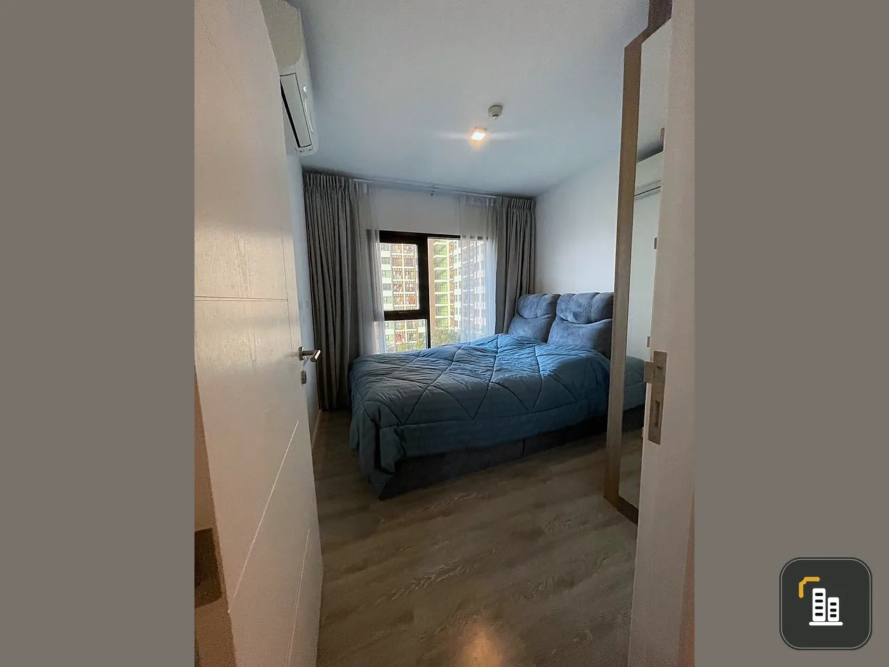 Kensington Sukhumvit-Thepharak for sale, 10th floor, open view, corner room, very private, soft bed, very comfortable to sleep, urgent.