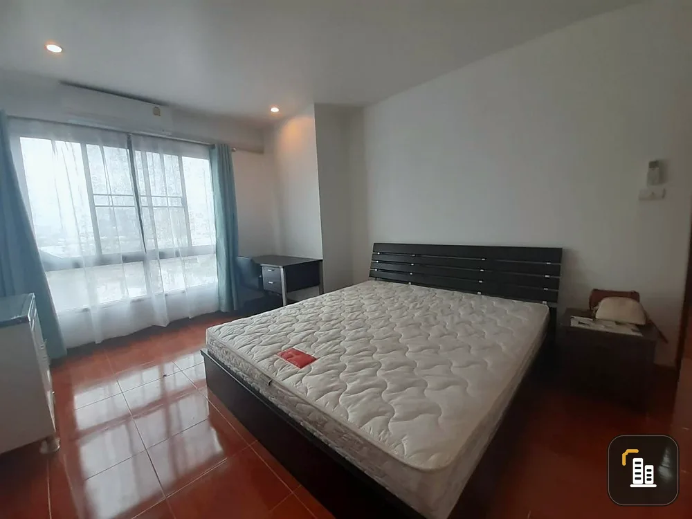 Urgent sale!! Condo Klang Krung Resort Ratchada 7, 7th floor, Building B, city view, large room, newly decorated, fully furnished, book now!!
