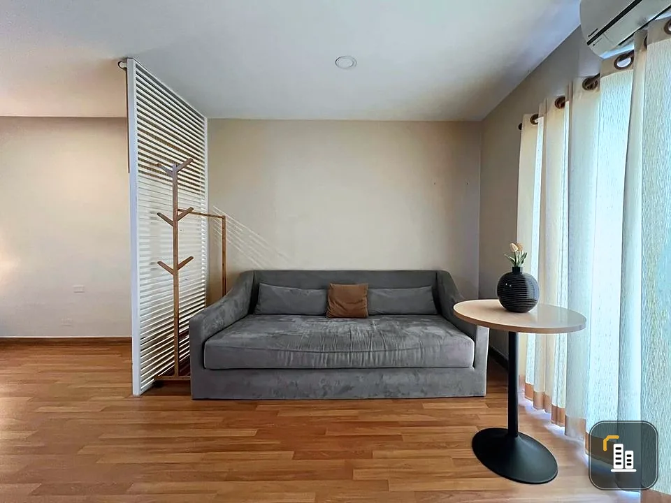 For sale: The Peak Condominium Ratchada-Huai Khwang, STUDIO room, very comfortable sofa, ready to move in, don't miss it.