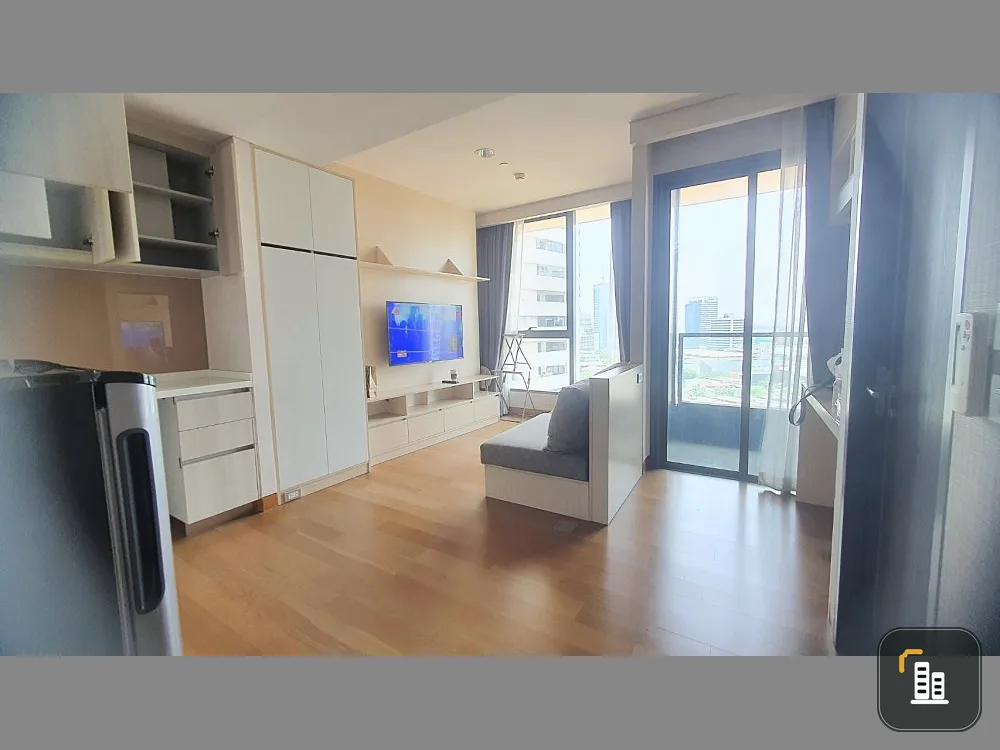 Condo for rent, The Lumpini 24, high floor, good view, great price. Hurry and reserve before you miss this room.