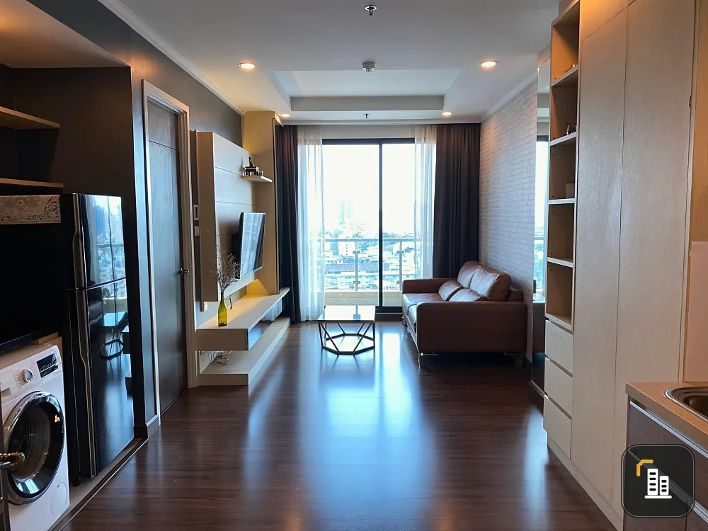 For rent, Supalai Elite Sathorn-Suanplu, fully furnished room, has a walk in closet. If interested, hurry and reserve now before it slips away.