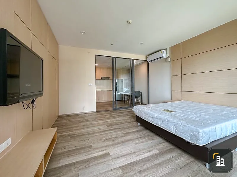 For sale, Nobel Remix, Sukhumvit 36, decorated in minimalmuji style. Use the space very well. Don't miss out.