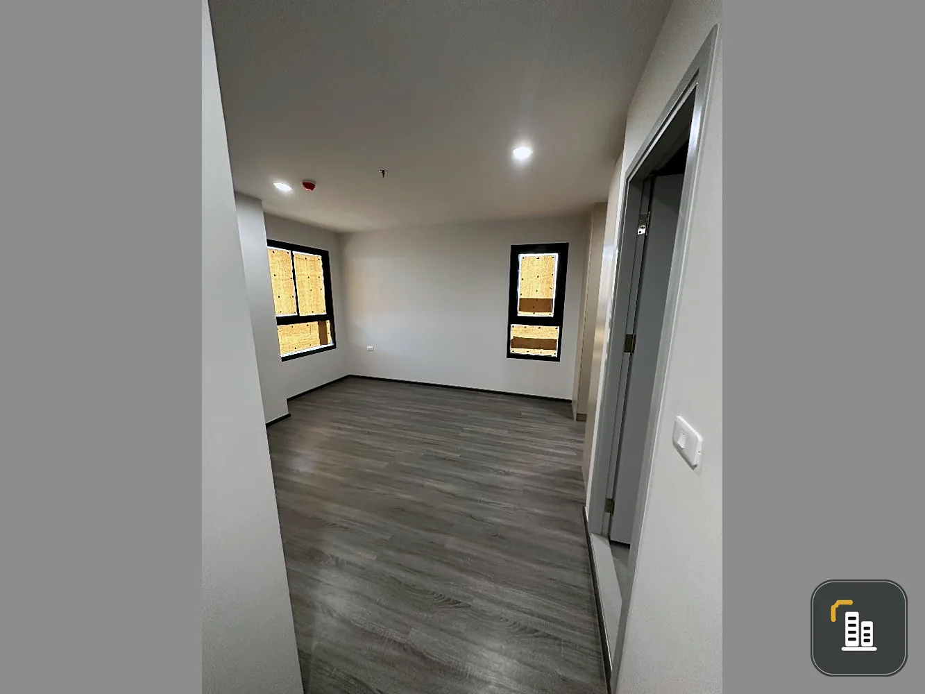 Condo down payment for sale, Ideo Chula Samyan, open view, in front of Si Phraya Road, open, very beautiful, don't miss it.