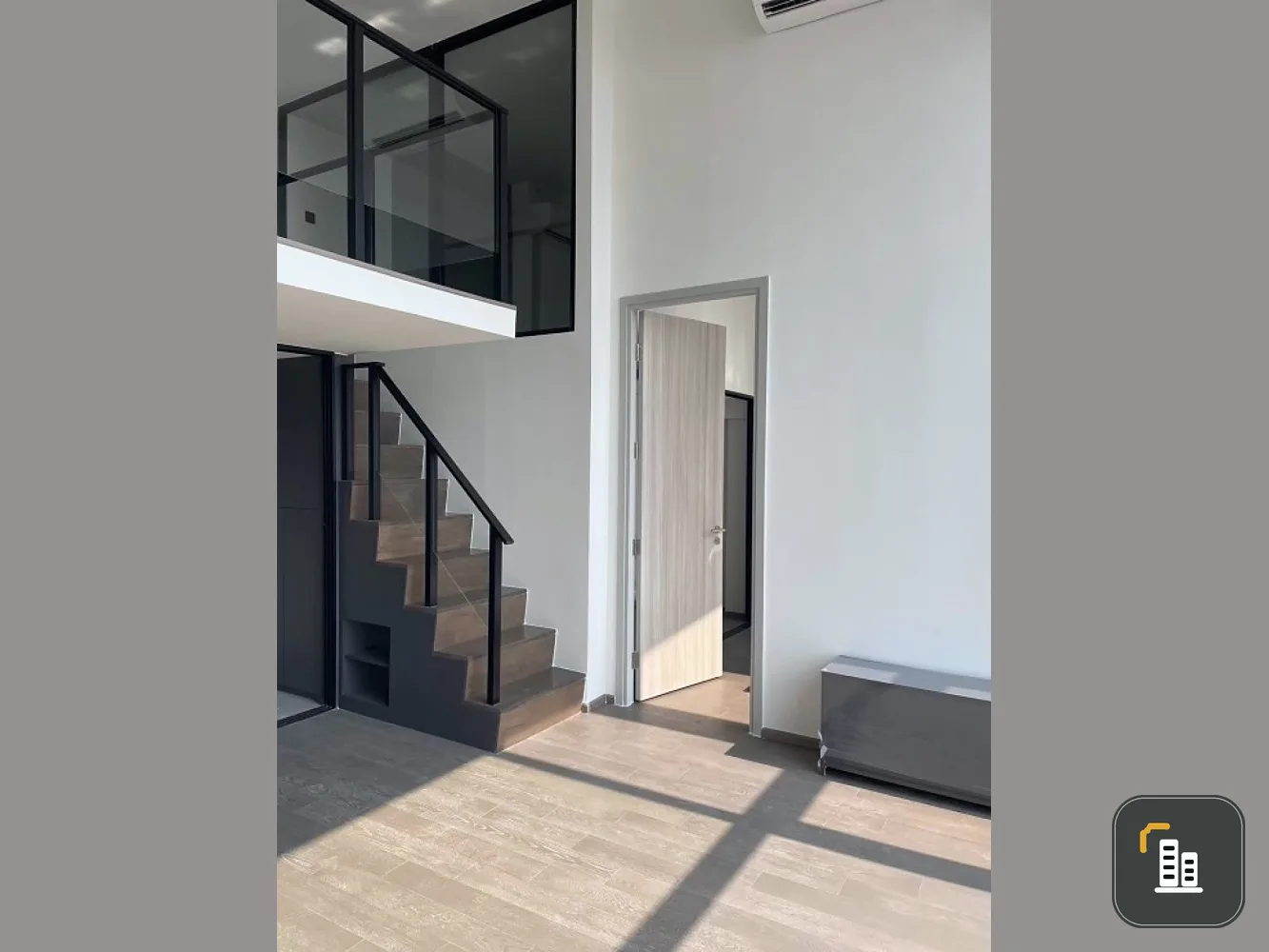 Down payment sale, Park Origin Chula Samyan, high floor, Duplex room, high ceiling, open, airy, comfortable, ready to move in, don't miss it.