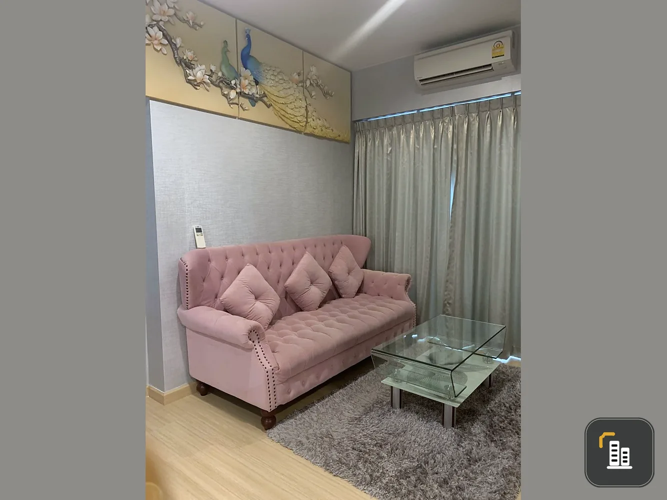 Selling a Vesadom Connect Sukhumvit, attached to the whole room. Good quality beds and sofas should not be missed.