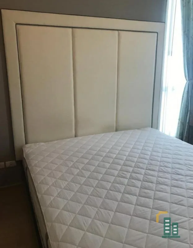 very long swimming pool Glass partition for kitchen and living room It is a special corner room with only 1 room per floor.