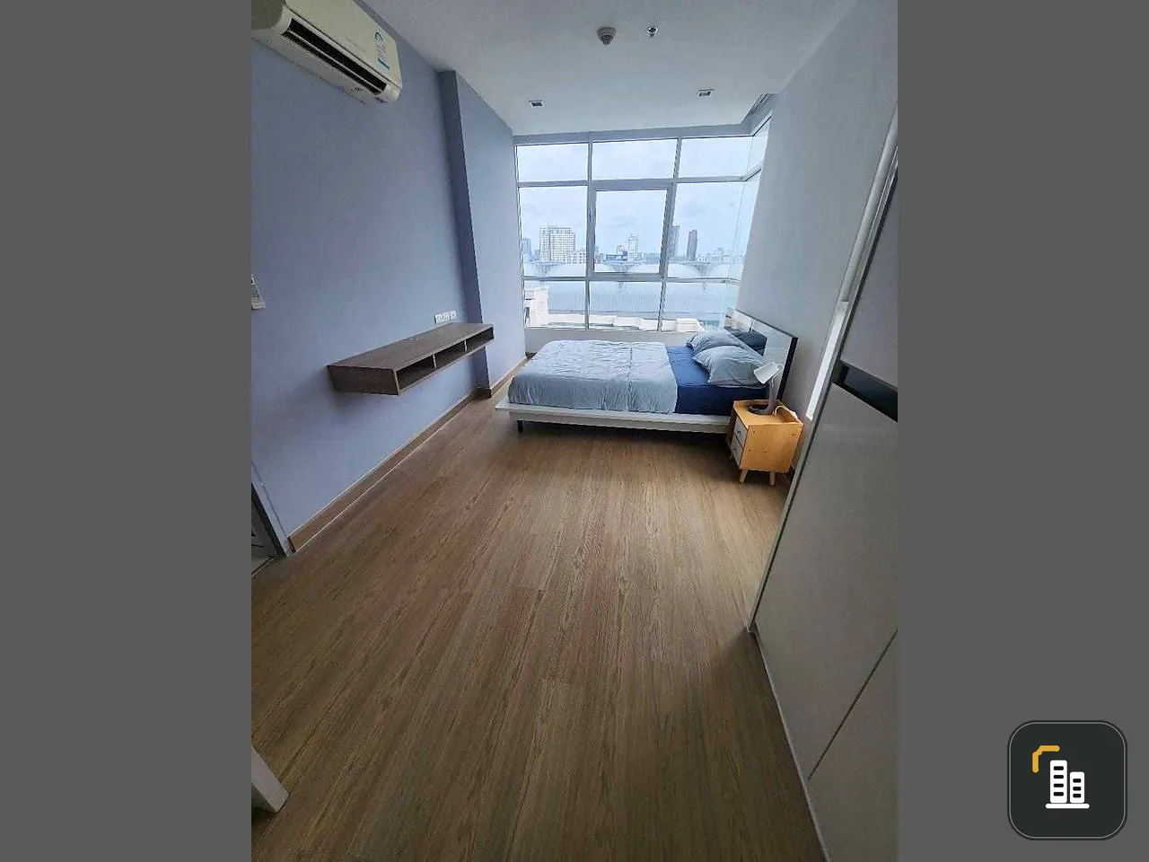 For sale: Ideo Verve Ratchaprarop, very large room, north direction, always blowing wind. There is a large wardrobe. You must make a reservation like
