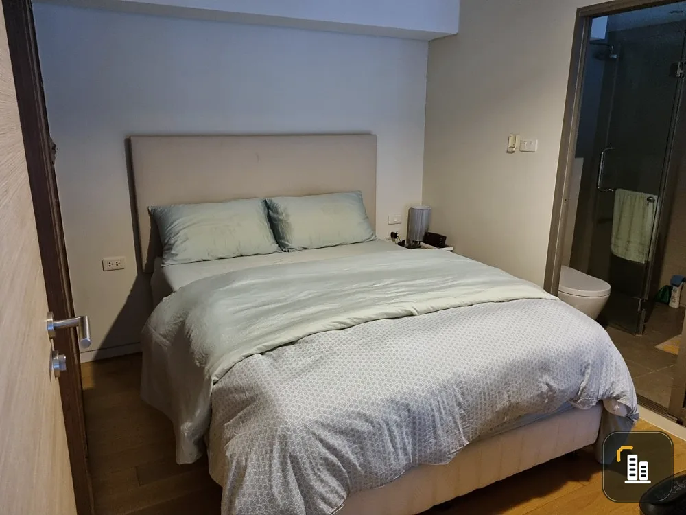 Urgent sale, Siamese Condo 39, Duplex room, Fully furnished, comes with a great price. You must not miss it.