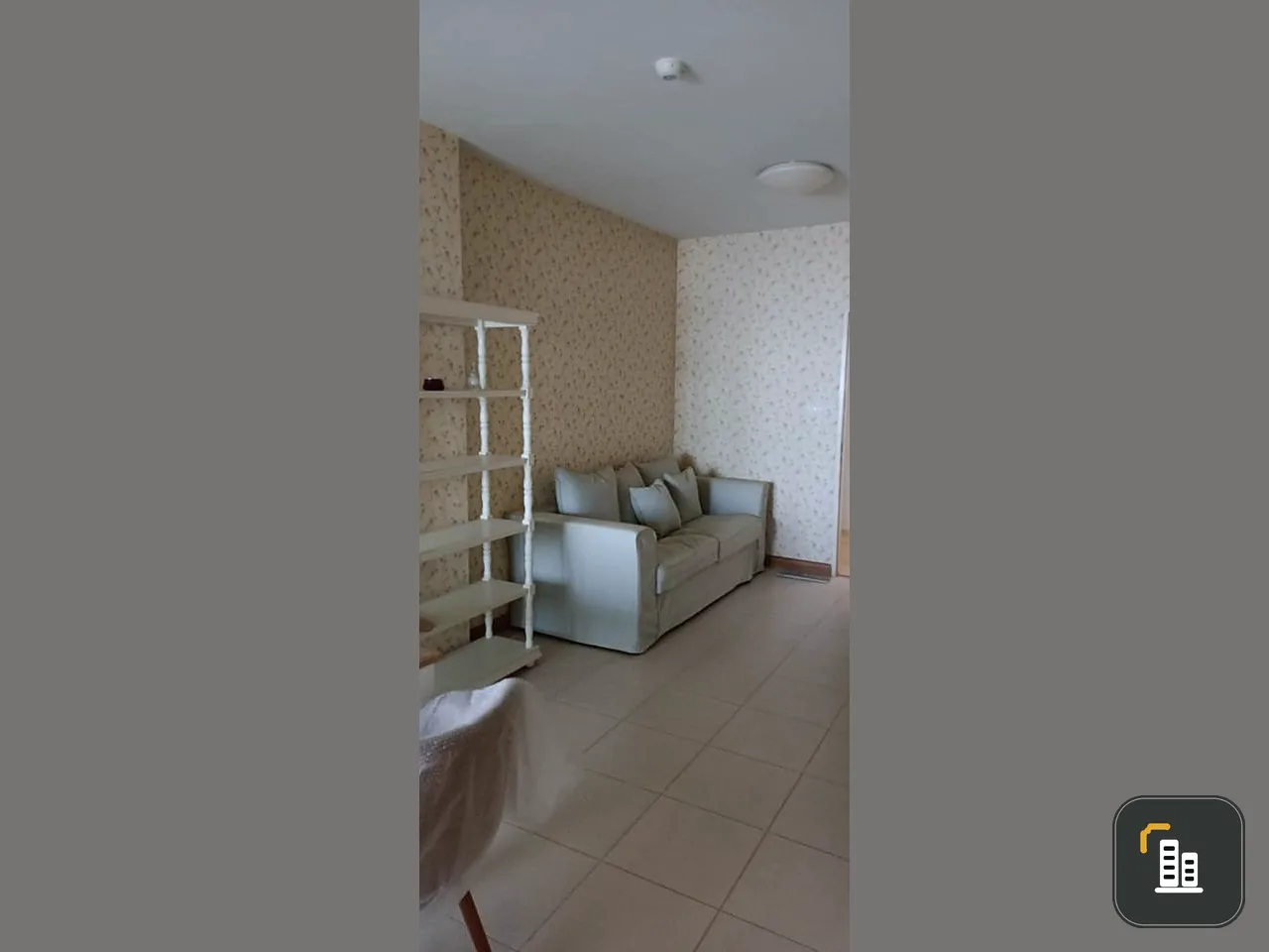 Supalai City Resort Ramkhamhaeng for sale, great wallpaper installed throughout the room. Complete with good furniture, don't miss it.