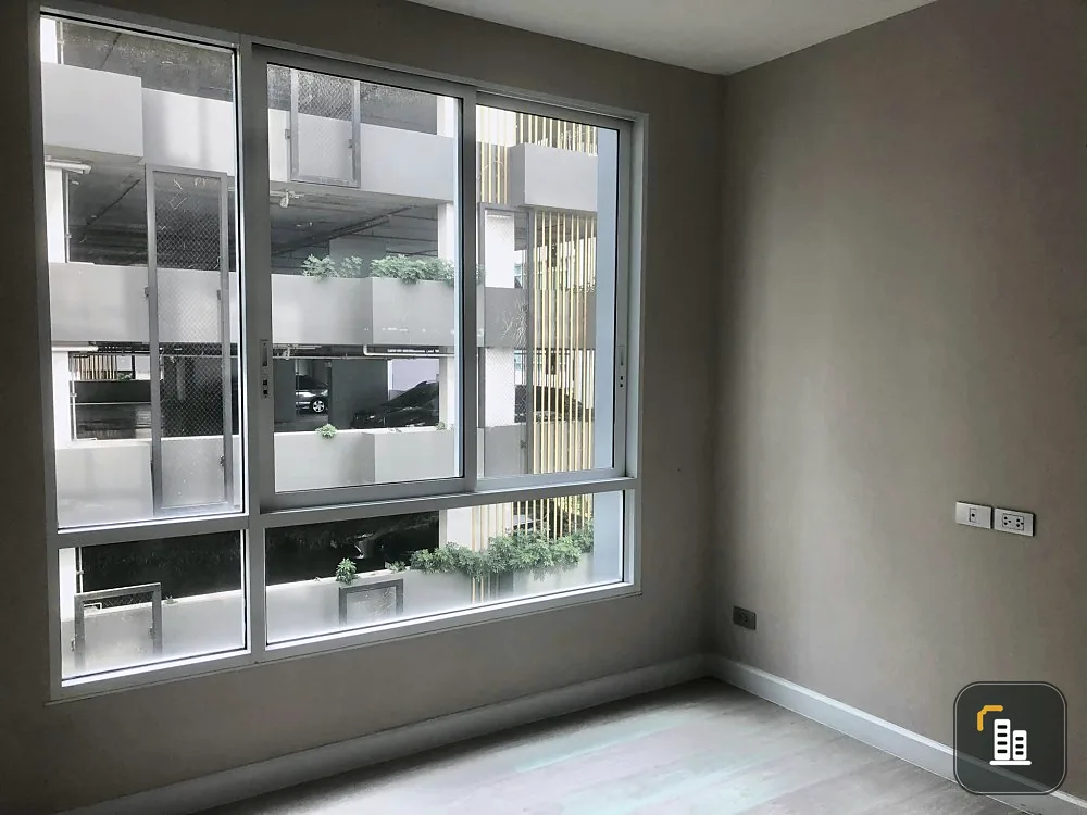 For sale: The Sky Sukhumvit, 4th floor, Building A, empty room, spacious room, comfortable to live in. If interested, reserve now before it slips away