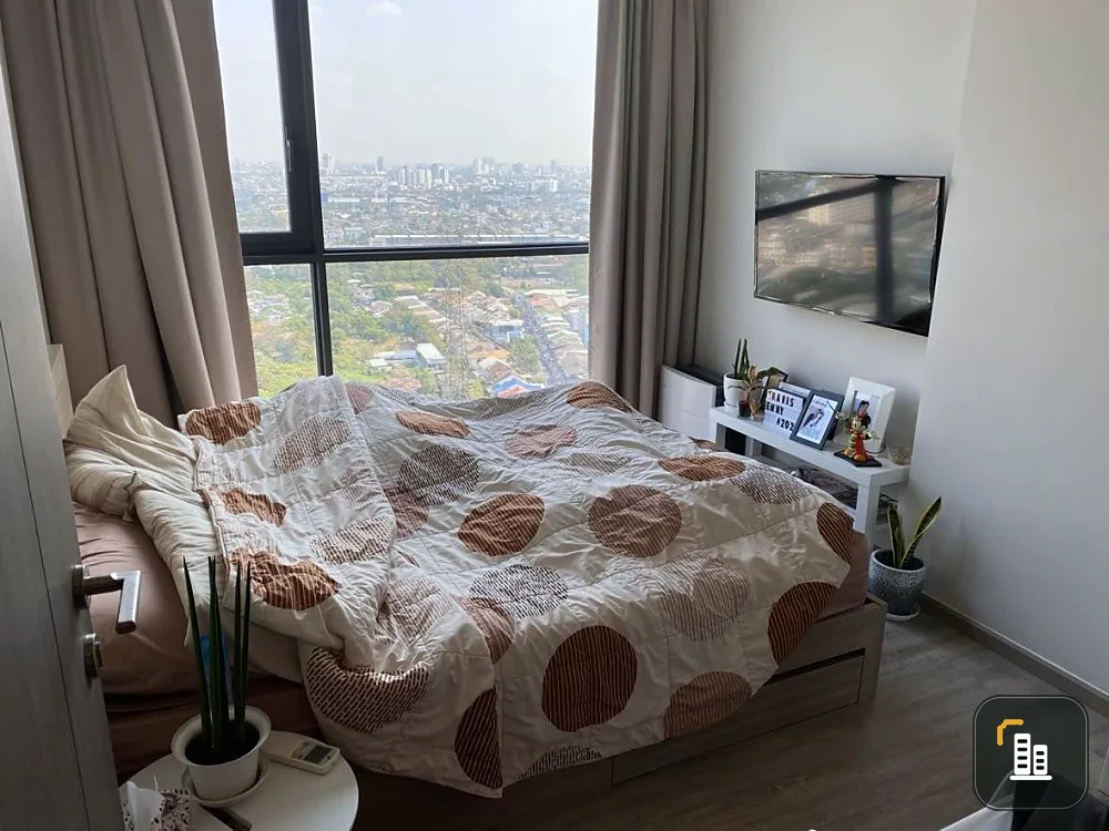 For sale: The Line Wongsawang, Scandinavian style, rare floor plan, 29th floor, pool view, not hot during the day. Reserve now.