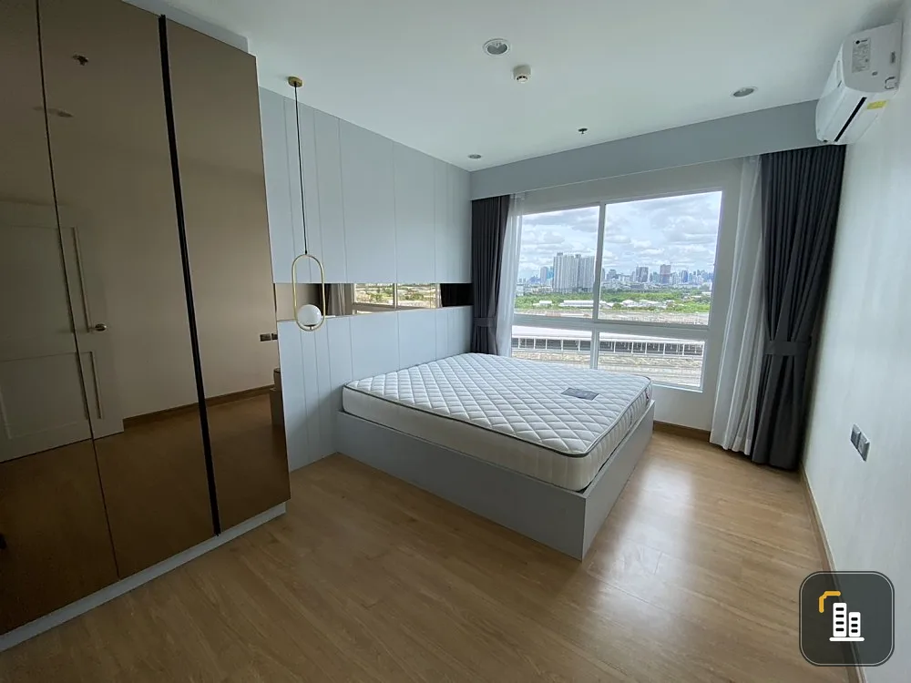 Condo for sale, Supalai Wellington 2, city view, decorated with built-ins throughout the room, near MRT Cultural Center.