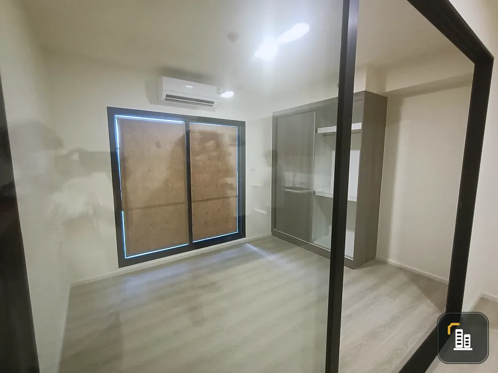 Selling down payment A Space Mega 2, 24th floor, swimming pool view, good project, nice room, book now, don't miss it, hurry up.