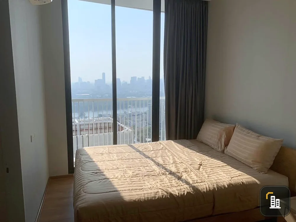 For sale: Park 24 Origin Prompong, 33rd floor, city view, open and comfortable, corner room, very private. Good like this, don't miss it.