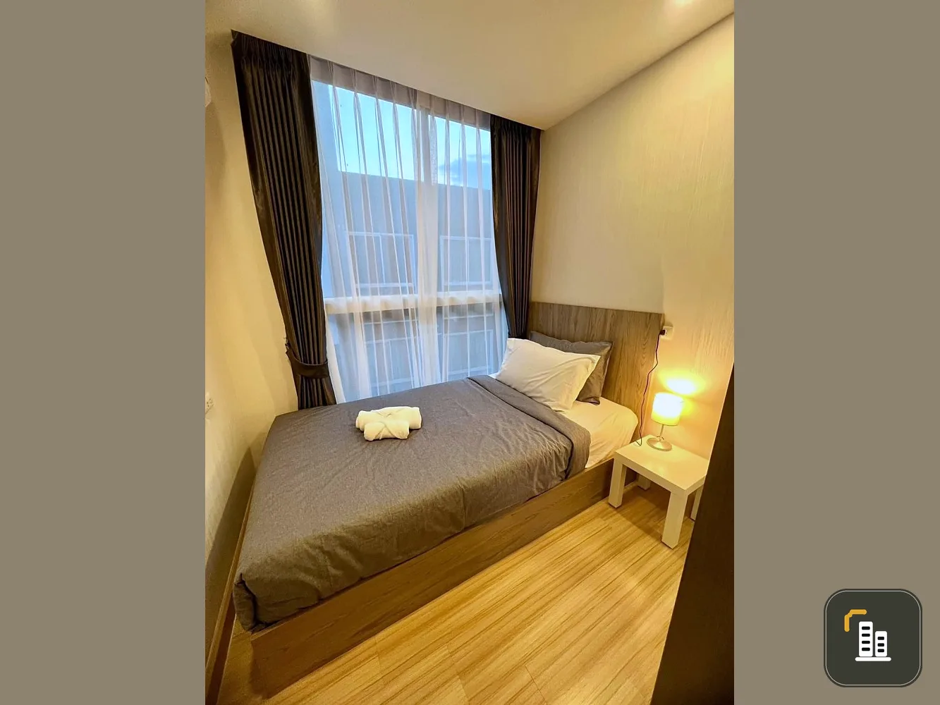 For rent, Chateau In Town at Charansanitwong 96/2, 8th floor, fully furnished, nice room. If interested, hurry and reserve now. Don't wait.