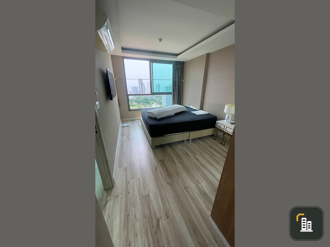 For sale: The Peak Tower, Pattaya (South Pattaya), stunning sea view. Decorate in light tones When you look at it, it's easy on your eyes.