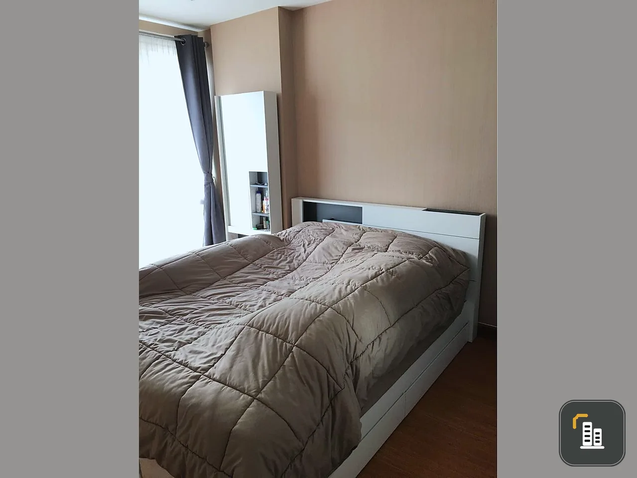 For sale: Airlink Residence Romklao, 4th floor, room decorated simply. The big bed is very comfortable. Don't miss it.