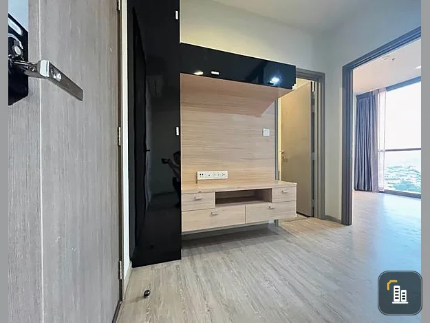 Selling The Line Wongsawang, good built-in furniture, extremely beautiful city view. Book now, hurry, you won't regret.