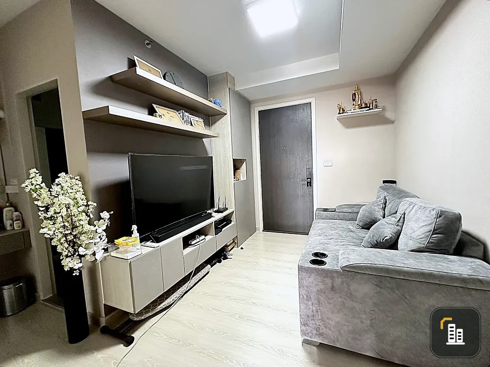 Condo for sale, Niche ID Pakkret Station, 16th floor, decorated in a warm style, wallpapered throughout the room. Good like this, reserve now.