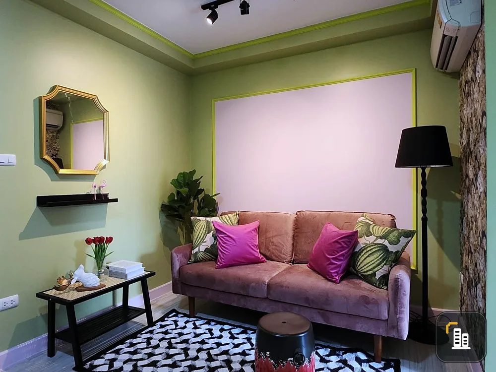 G Style for sale. Room decorated in bright, beautiful colors. Not boring. Looks good and very stylish. Make a reservation and you won't be disappointe
