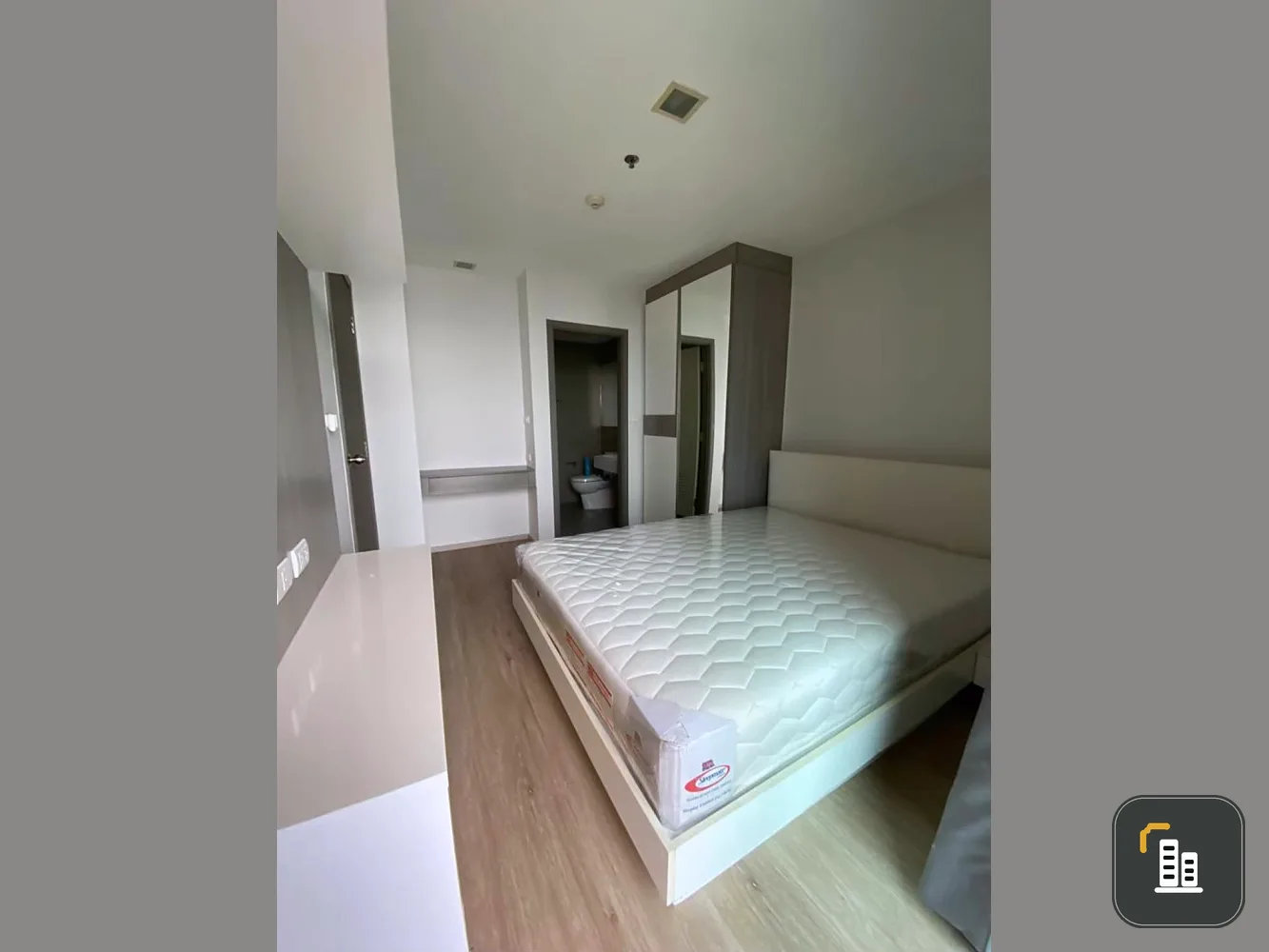 Condo for sale, Grene Chaengwattana, fully furnished, livable, east facing, cute price, reserve now.