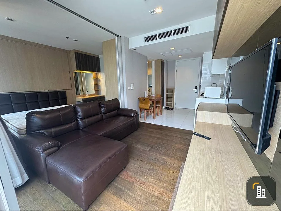 For rent, Lumpini Place Narathiwat Ratchanakarin, 21st floor, very good atmosphere. Comes with good furniture. Hurry and reserve now.