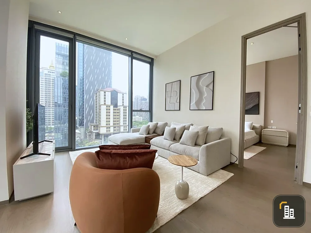 For rent: Scope Langsuan, beautiful room, decorated simply but looks very nice. Usable space remaining, there is a walk-in closet. Urgent.