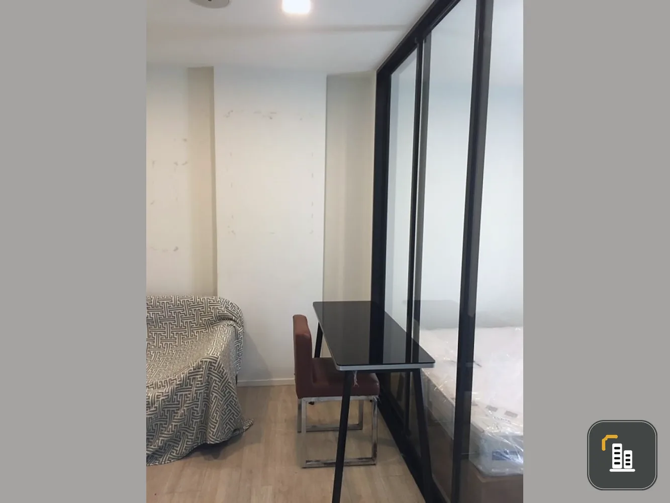 Cave Condo for sale, 5th floor, room separated into sections. Comes with complete decoration. If you are interested in becoming an owner, reserve now.