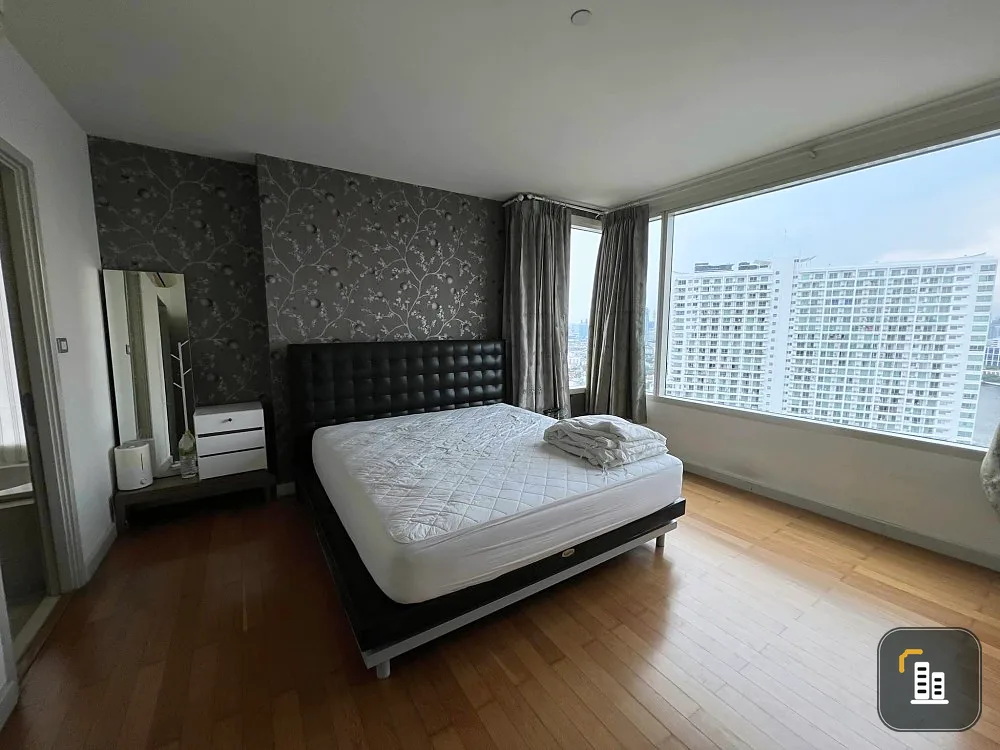 For rent: Watermark Chao Phraya River, with good wallpaper. There is a large balcony. Chao Phraya River view, urgent