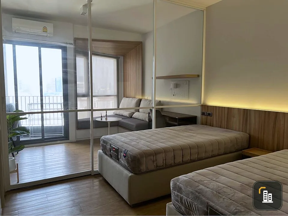 Triple Y Residence Condo for sale, 17th floor, the north room is fully decorated. Come to be the owner here urgently