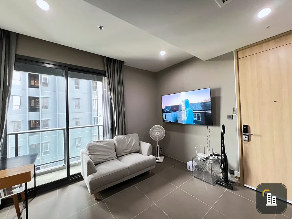 For rent: M Ladprao, high floor, simply decorated room. Pet lovers must not miss out. Don't just look, hurry and book now.