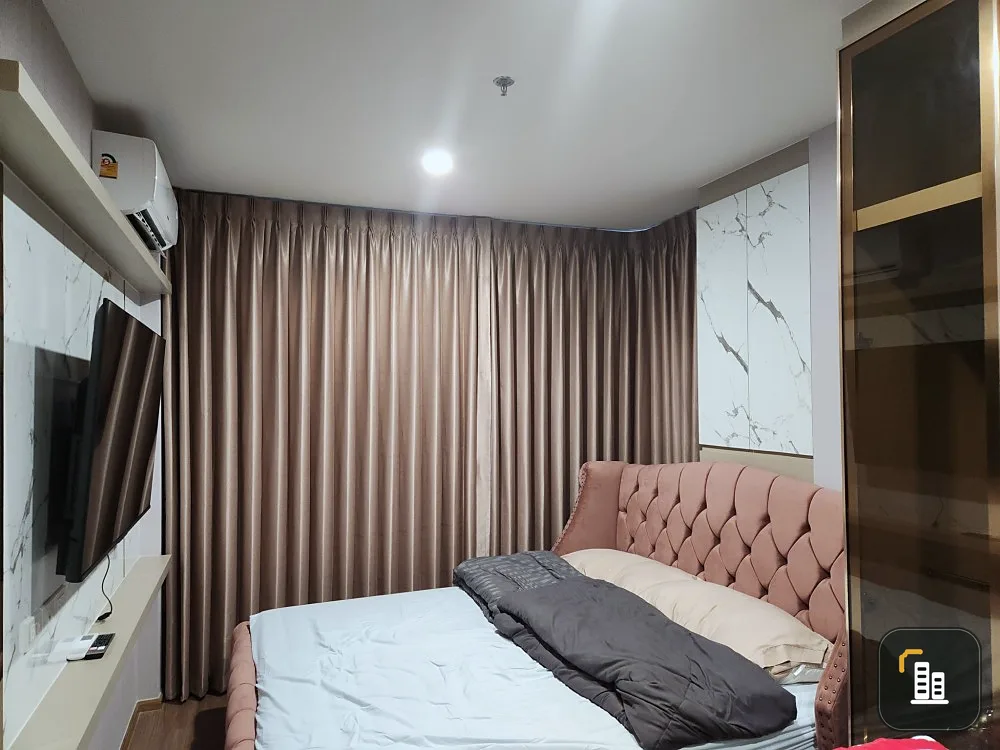 For rent, The Livin Phetkasem 37, 28th floor, beautiful view, no buildings blocking it. The room is ready to move in with all appliances. Move in now.
