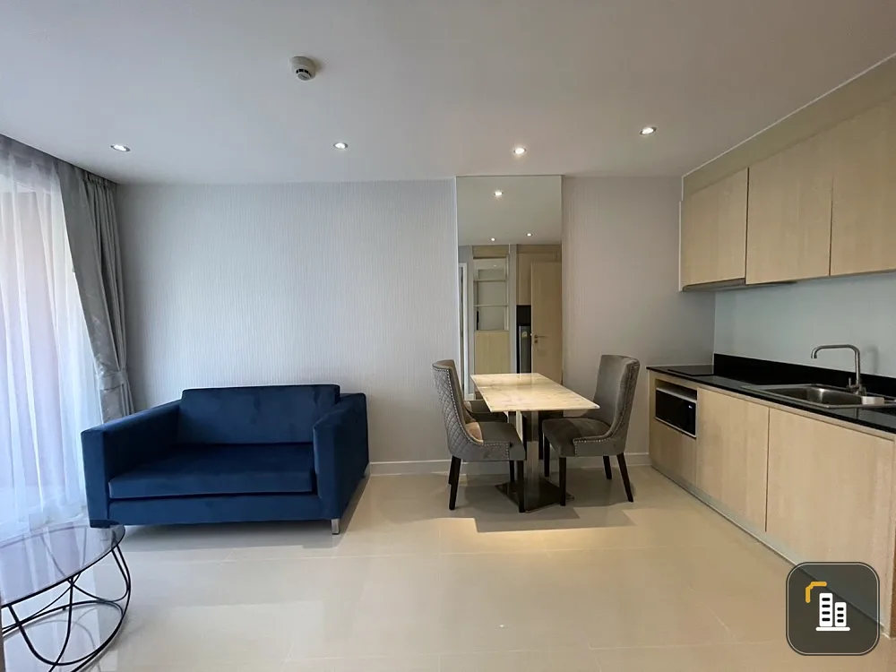 Grand Caribbean Resort for sale, Pattaya (South Pattaya), spacious, airy, comfortable rooms. Next to a very chill swimming pool.