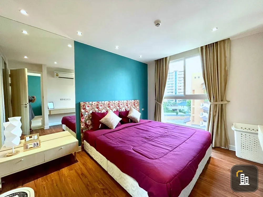 Grand Caribbean Resort for sale, Pattaya (South Pattaya), colorfully decorated rooms. Install the wallpaper well, hurry.