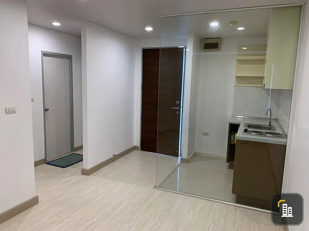 Selling Thana Tri, convenient travel, empty room, room decorating lovers shouldn't miss it. Hurry and move in now.