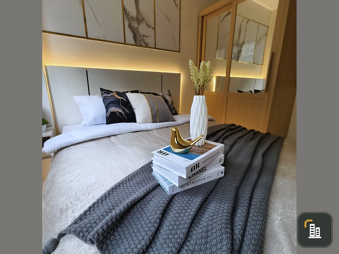 For sale: Lumpini Town Bodindecha-Ramkhamhaeng. Beautiful room, great built-ins throughout the room, fully furnished. Hurry and grab it.