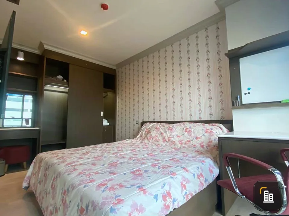 For rent: Rhythm Rangnam, 2 bedrooms, 6th floor, fully furnished, just carry one bag and move in immediately. Book now, urgent.