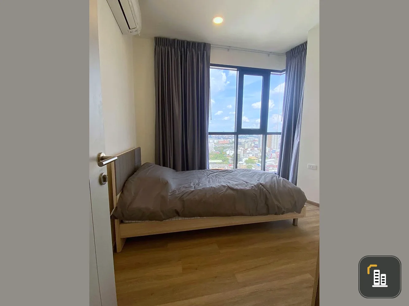 For rent: The Stage Mindscape Ratchada-Huai Khwang. Ready to move in, fully furnished, efficient use of space. Book now!
