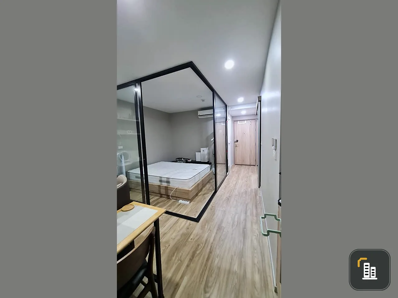 For sale or rent Blossom Condo at Sathorn-Charoenrat. Cozy style room Homey is suitable for relaxing. If you're slow, you'll miss it.