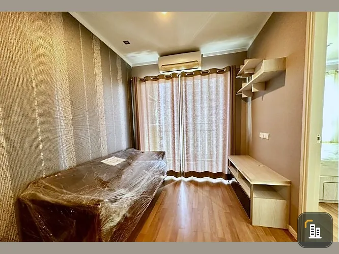Urgent sale Lumpini Park Rama 9 - Ratchada, room with good wallpaper. Great price If you don't buy, you're missing out.