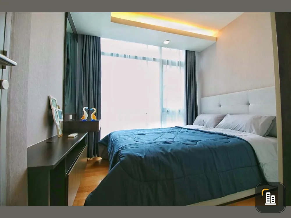 For sale or rent Focus at Ploenchit, corner room, quiet and private. Fully decorated with furniture, reserve now.