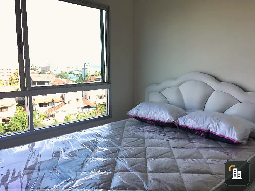 Condo for sale LPN Ville Onnut - Phatthakan, well separated rooms, 6th floor, open view, buy and you won't regret it later.