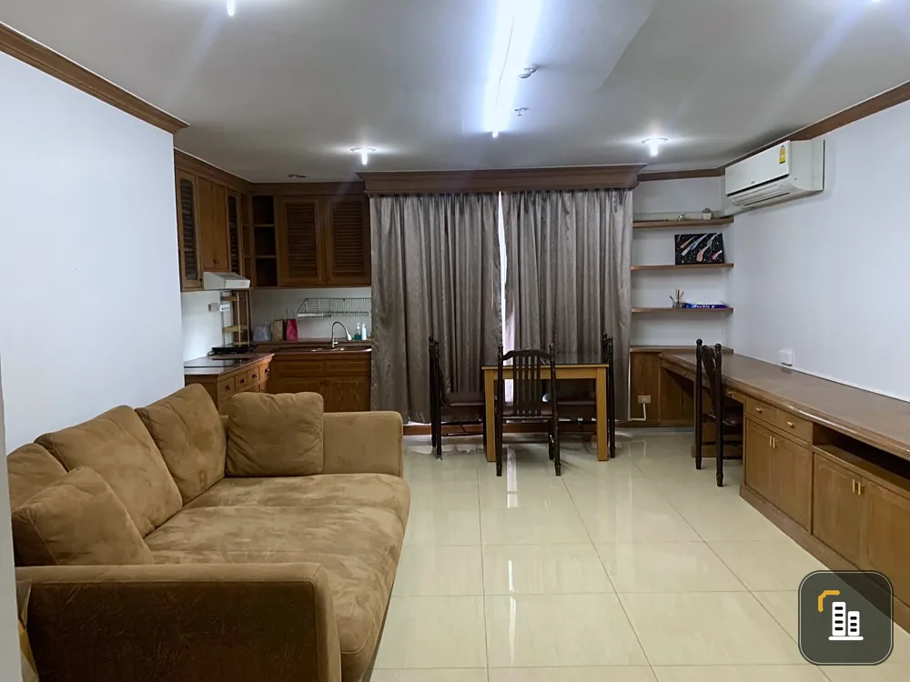 Condo for rent, Baan Pathumwan, 11th floor, very large room, beautifully decorated, ready to live in, with built-in furniture, reserve now!