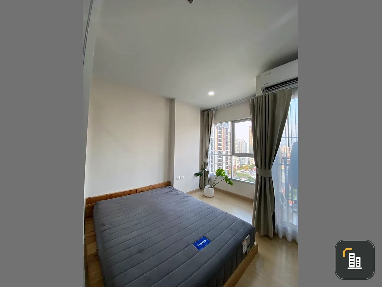For sale SUPALAI PARK @ Talat Phlu Station, studio room, amenities ready, reserve now.